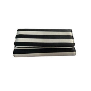 Kut From The Kloth Womens Wallet Black/White Striped 7.5 x 4 New